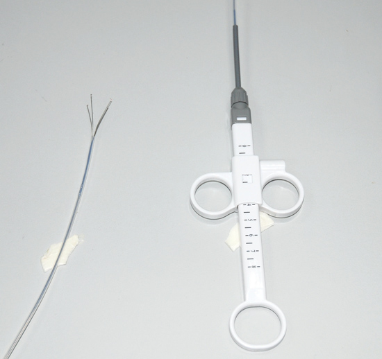 四爪形異物鉗鉗口和操作桿