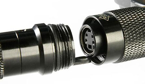 亞泰光電WIE-L手持輕便型工業視頻內窺鏡采用可插拔式結構設計，一臺主機可更
換多種鏡頭