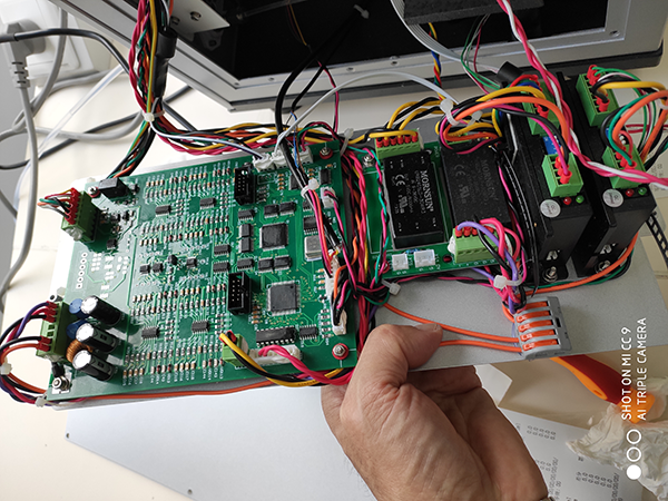 亞泰光電質量部工程師客戶油液實驗室現場顆粒計數器維護